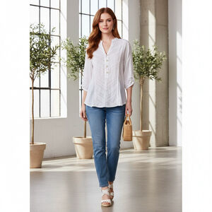 Democracy White Embroidered Tunic Top L NWT